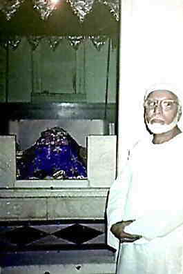 Syed Mumtaz Ali at Tomb of Nawab Gudri Shah Baba, r.a.